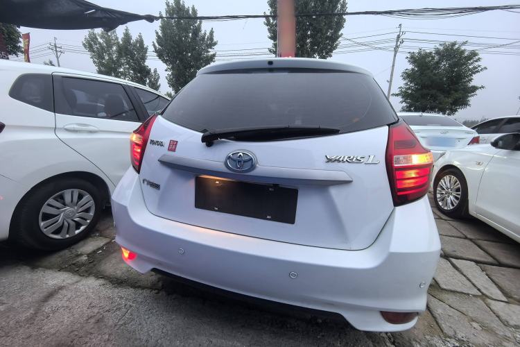 Used Toyota YARiS L 2016 Revised Version 1.5G CVT with Dynamic Sunroof
