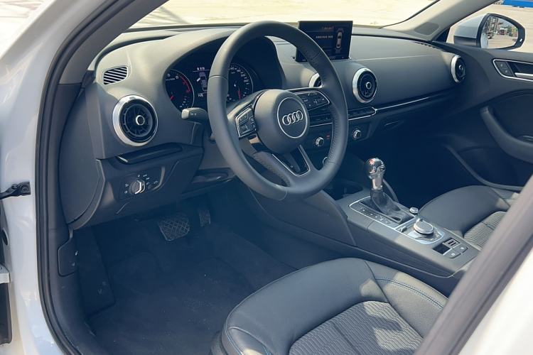 Used Audi A3 2019 Limousine 35 TFSI Fashion Edition China V standard
