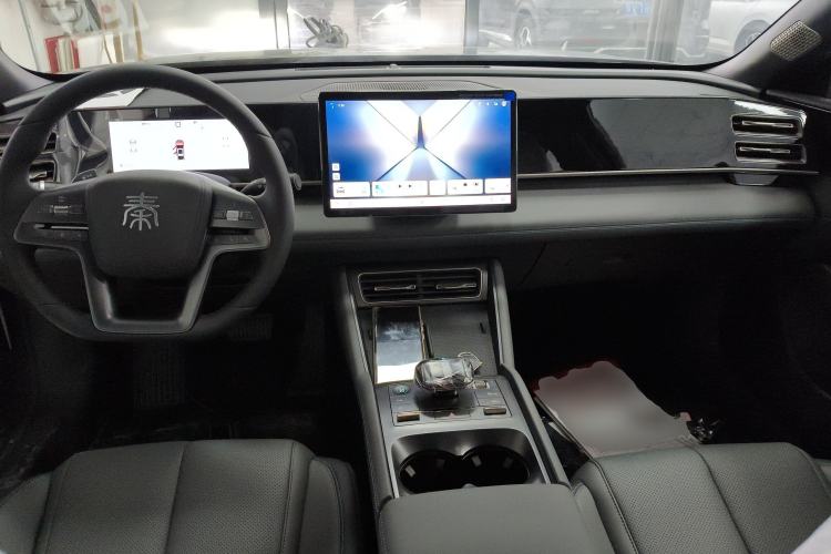 Used BYD Qin L 2025 DM-i Smart Drive 120KM Leading Model