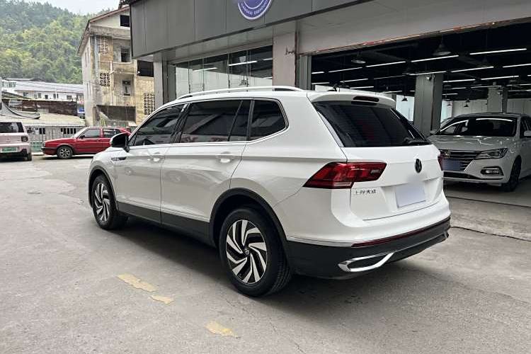 Used Volkswagen Tiguan L 2022 330TSI Automatic Two-Wheel Drive Smart Edition
