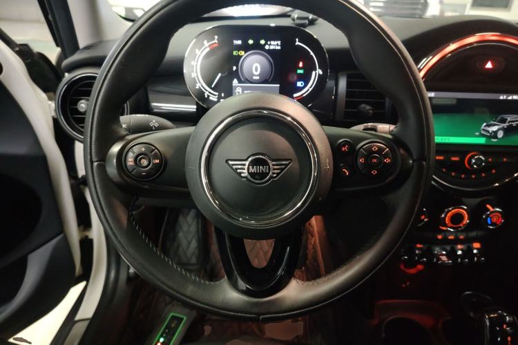 Used MINI MINI 2021 1.5T COOPER Classic Edition Five-Door Version
