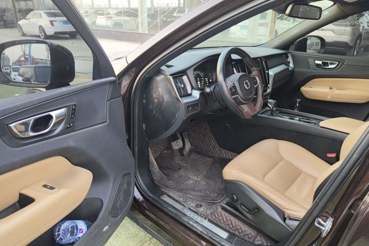 Used Volvo XC60 2019 T5 4x4 Smart Edition China V Standard
