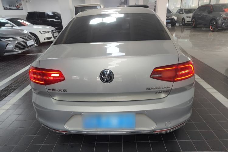 Used Volkswagen Magotan 2017 330TSI DSG Luxury Model
