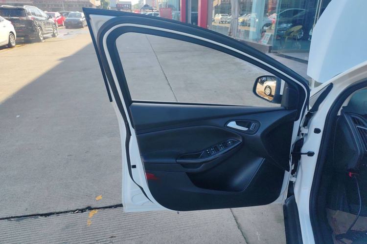 Used Ford Focus 2017 Sedan EcoBoost 180 Automatic Elite Model
