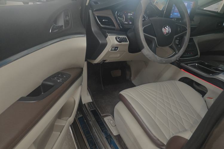 Used Buick GL8 2023 Land Executive Class Comfort Model