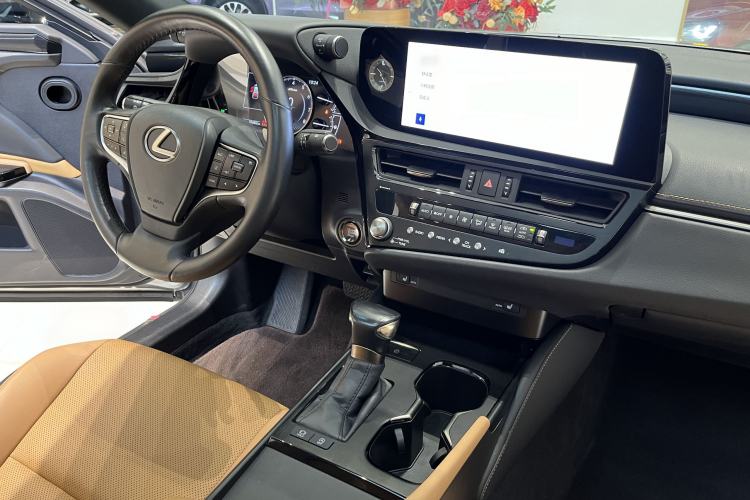 Used Lexus ES 2023 200 Excellence Edition