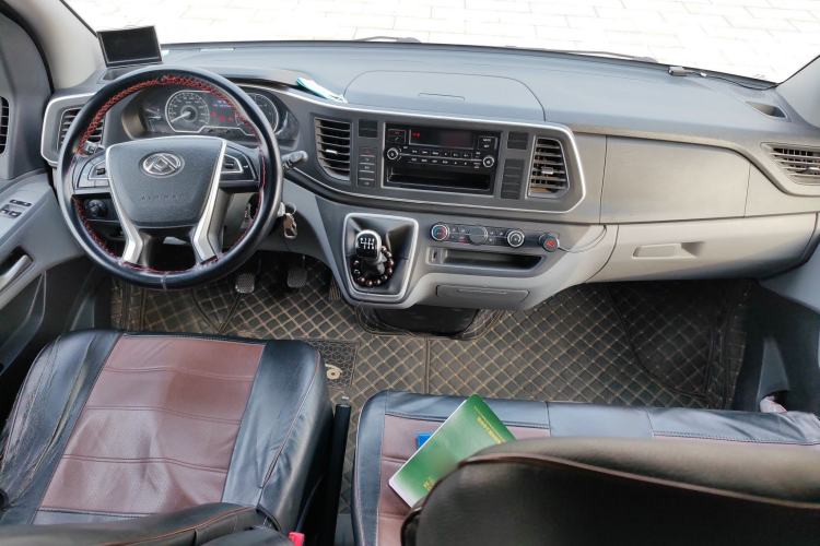 Used SAIC MAXUS Xintu V80 2021 2.0T PLUS Manual Aoyuntong Short Wheelbase Mid-Roof 5/6-Seater