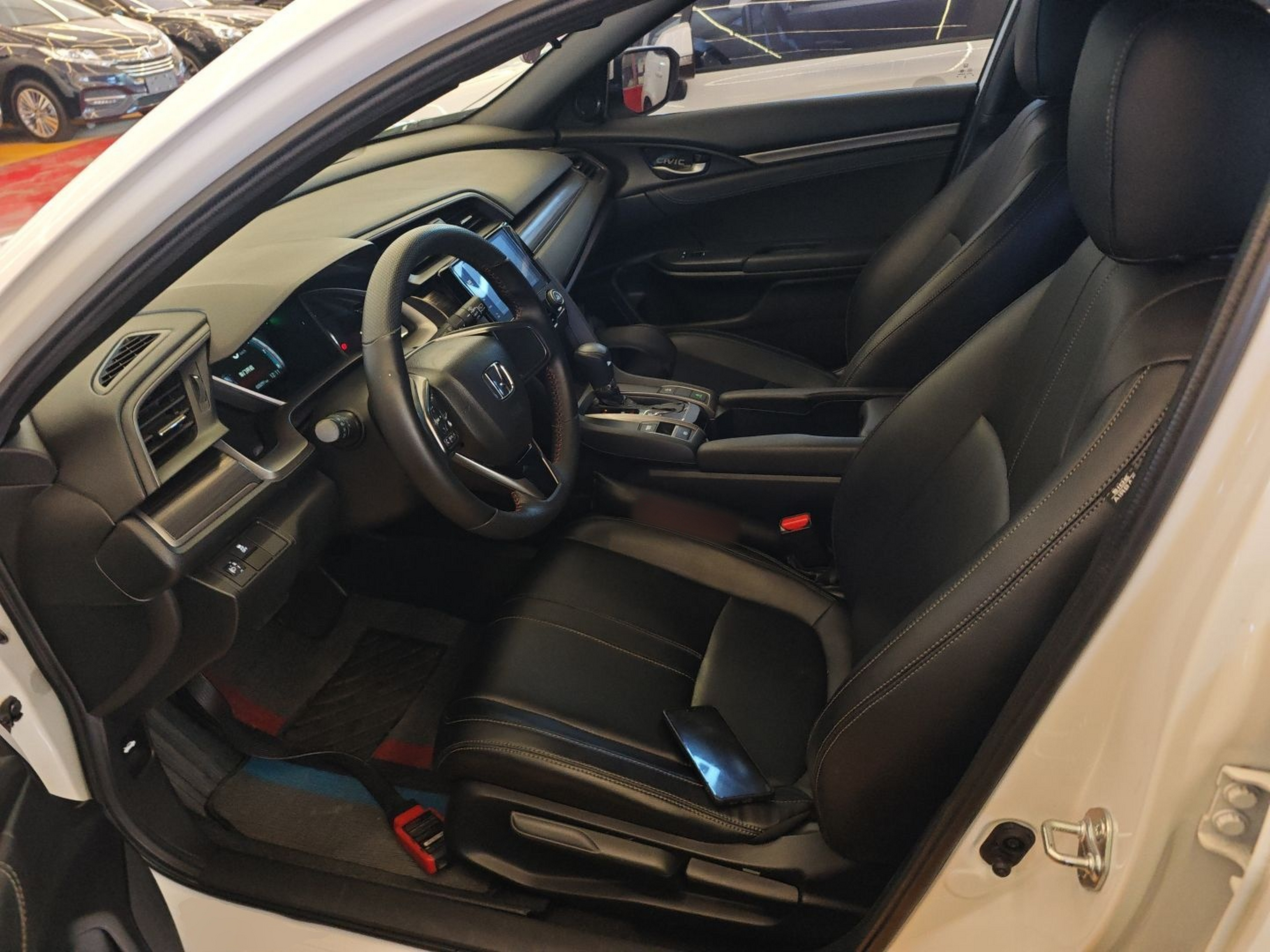 Переднее сиденье в автомобиле