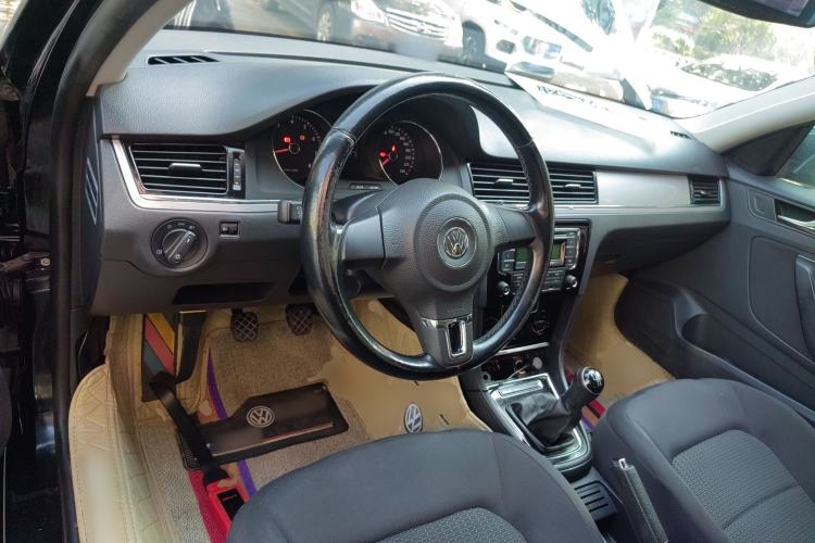 Used Volkswagen Bora 2014 1.6L Manual Fashion Edition
