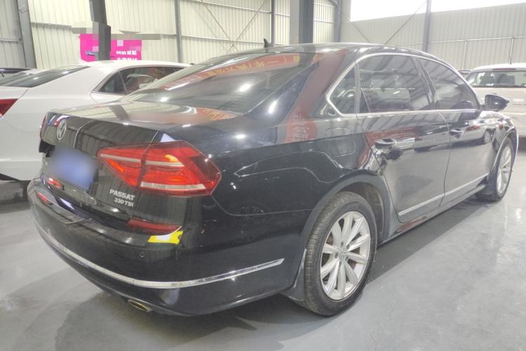 Used Volkswagen Passat 2017 330TSI DSG Luxury Edition
