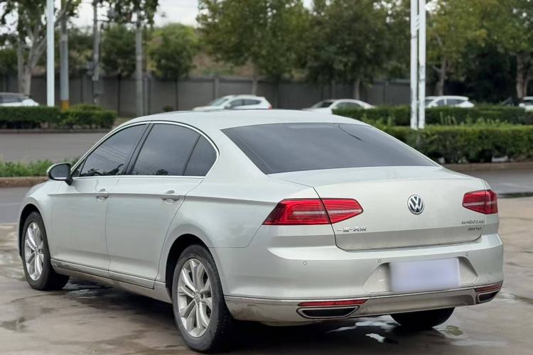 Used Volkswagen Magotan 2017 330TSI DSG Luxury Model
