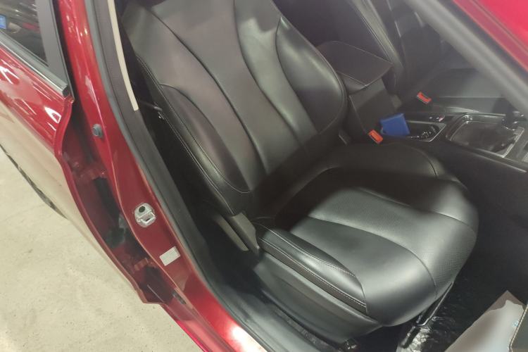 Used Roewe i5 2020 1.5L Automatic 4G Connect Luxury Flagship Edition
