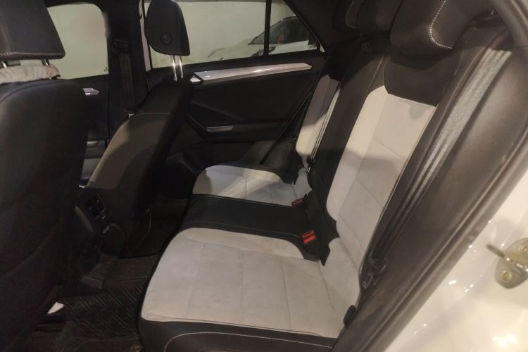 Used Volkswagen T-ROC 2021 280TSI DSG Two-Wheel Drive R-Line Pro Connected Version