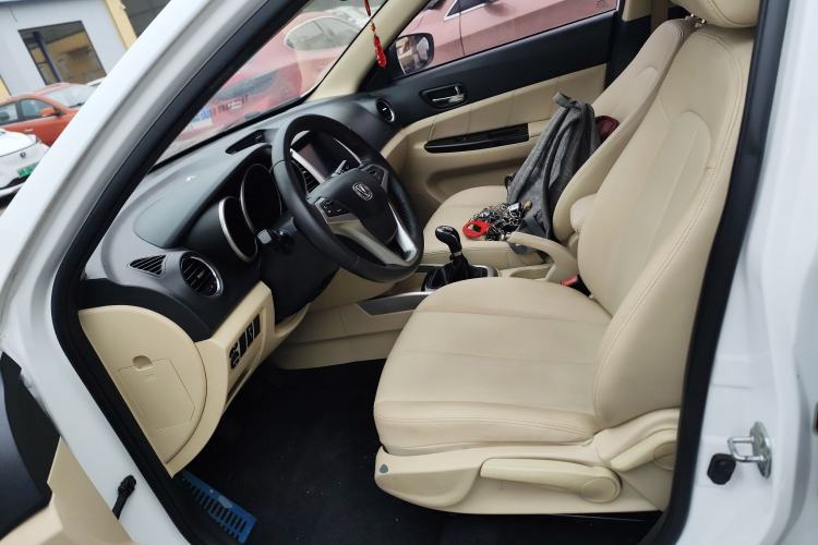 Used Changan Eado 2015 1.6L Manual Luxury Model China V Standard
