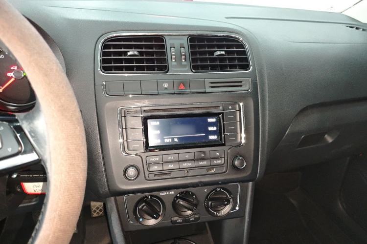 Used Volkswagen Polo 2016 1.6L Automatic Comfort Model