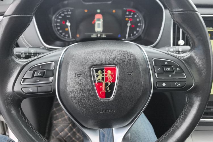 Used Roewe RX5 2016 30T Two-Wheel Drive Automatic Internet Smart Edition
