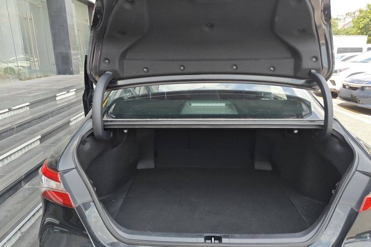 Used Toyota Camry 2023 2.0GVP Premier Edition
