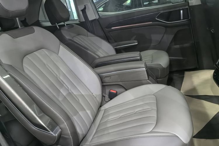 Used Volkswagen Viloran 2024 330TSI Luxury Edition
