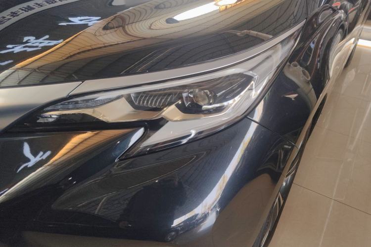 Used Toyota Granvia 2022 2.5L Hybrid Prestige Edition