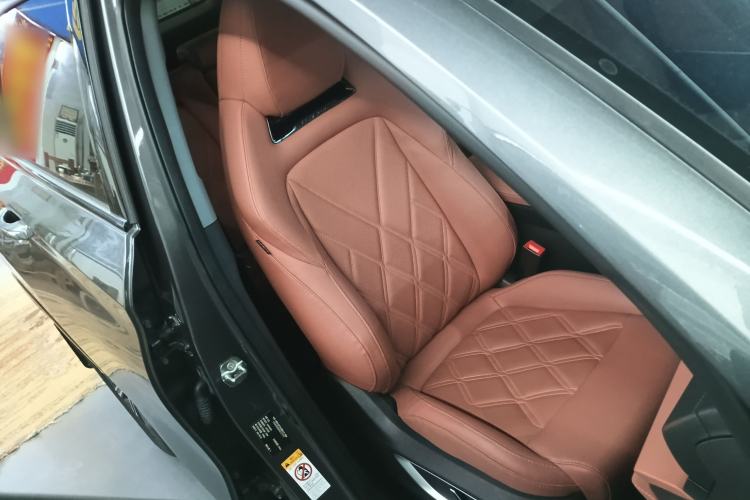 Used Changan CS75 PLUS 2023 3rd Generation 1.5T Automatic Prestige Model
