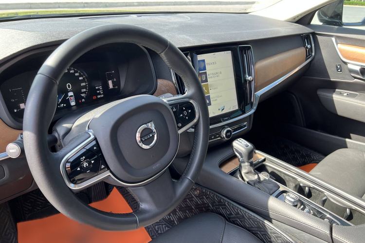 Used Volvo S90 2019 T5 Zhiyi Edition
