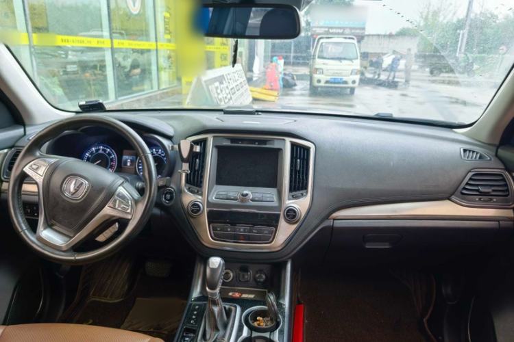 Used Changan CS95 2018 2.0T Four-Wheel Drive Glory Edition
