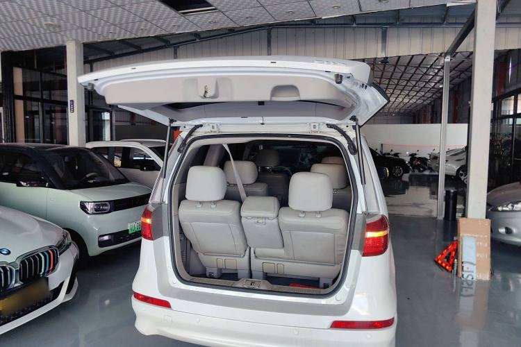 Used Honda Elysion 2015 2.4L VTi Luxury Edition
