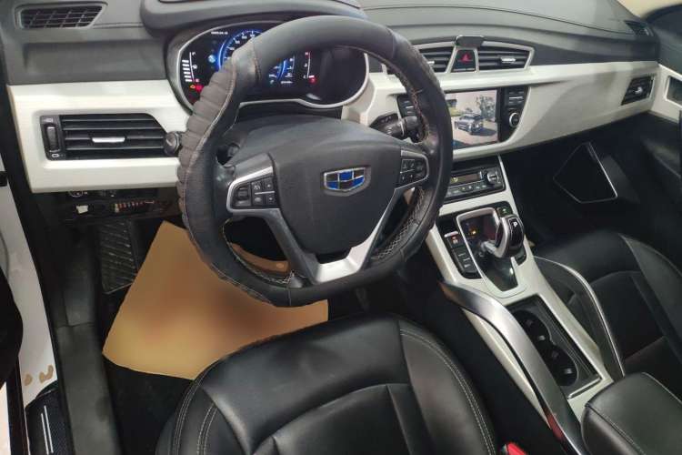 Used Geely Auto Emgrand X7 Sport 2020 1.8TD DCT Two-Wheel Drive Smart Connect 4G-Enabled Version
