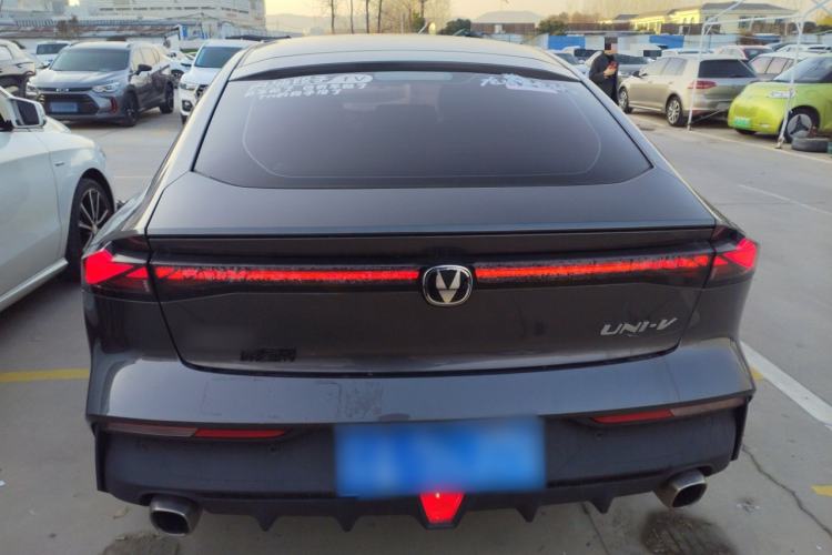 Used Changan UNI-V 2022 1.5T Prestige Version

