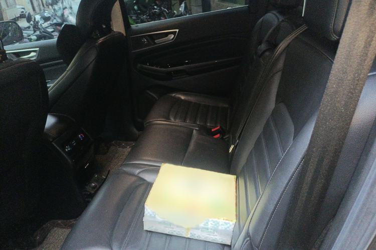 Used Ford Edge 2015 2.0T GTDi 4x4 High-Grade Model
