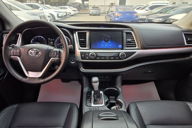 Used Toyota Highlander 2018 2.0T Four-Wheel Drive Luxury Edition 7 Seats China V Emission Standard
