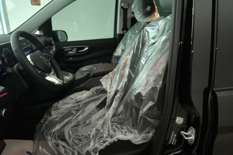 Used Mercedes-Benz V-Class 2024 V 300 Pilot Edition
