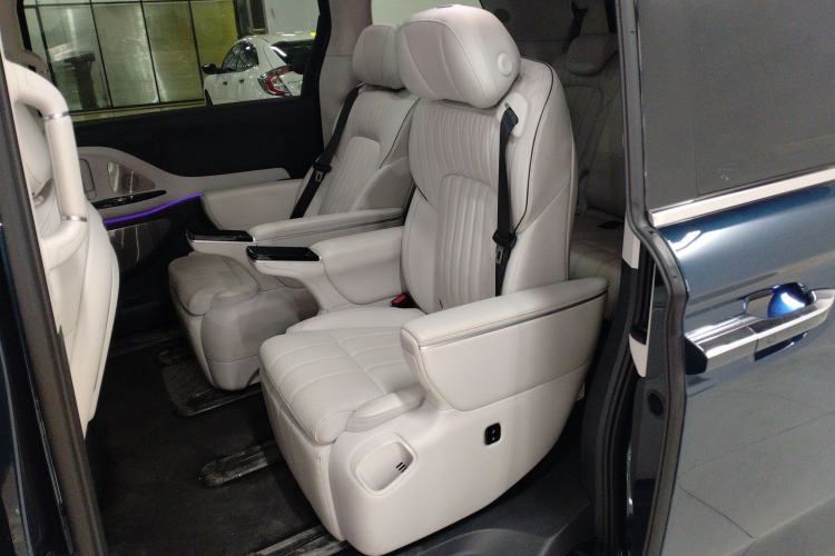 Used VOYAH Dream 2025 PHEV Four-Wheel-Drive Flagship Kunpeng Edition
