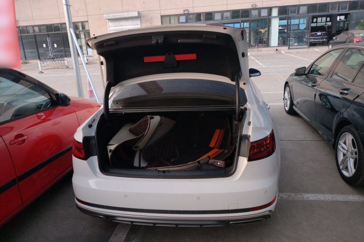 Used Audi A4L 2019 40 TFSI Fashion Edition China VI Emission Standard
