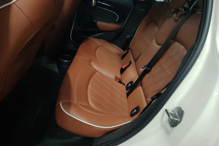 Used  MINI 2022 Updated 1.5T COOPER Artist Five-Door Edition
