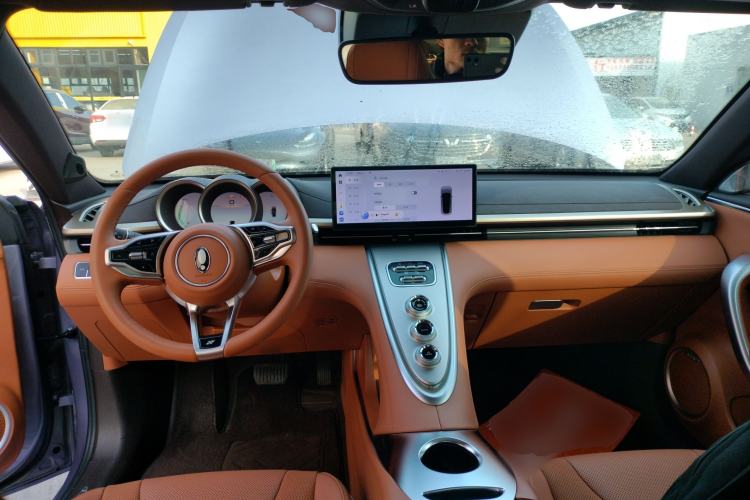 Used ORA Lightning Cat 2022 555 km Luxury Edition
