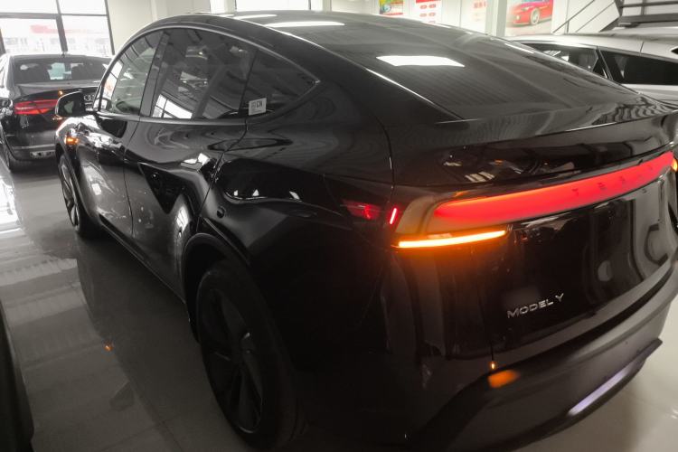 Used Tesla Model Y 2026 Rear-Drive Model