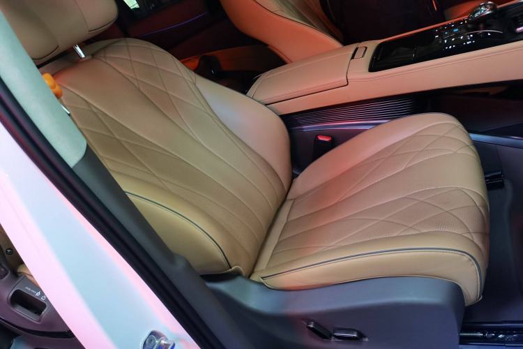 Used Denza D9 2022 DM-i 970 Four-Wheel Drive Flagship Model