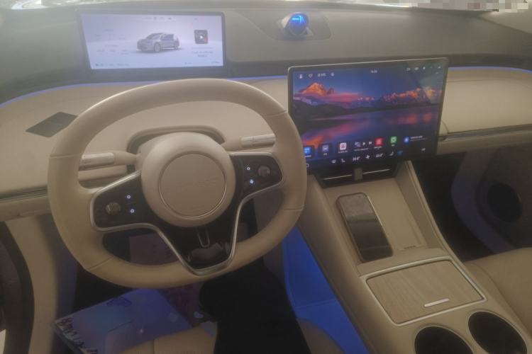 Used Hima Luxeed R7 2024 All-Electric 667 km Max
