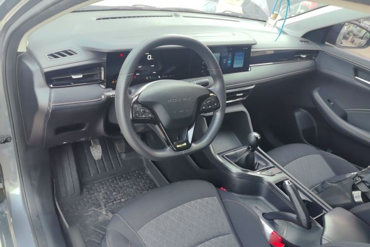 Used Roewe i5 2023 1.5L Manual Comfort Edition
