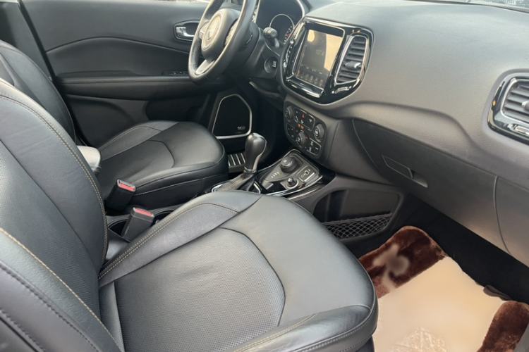 Used Jeep Compass 2017 200T Automatic Prestige Four-Wheel Drive Edition
