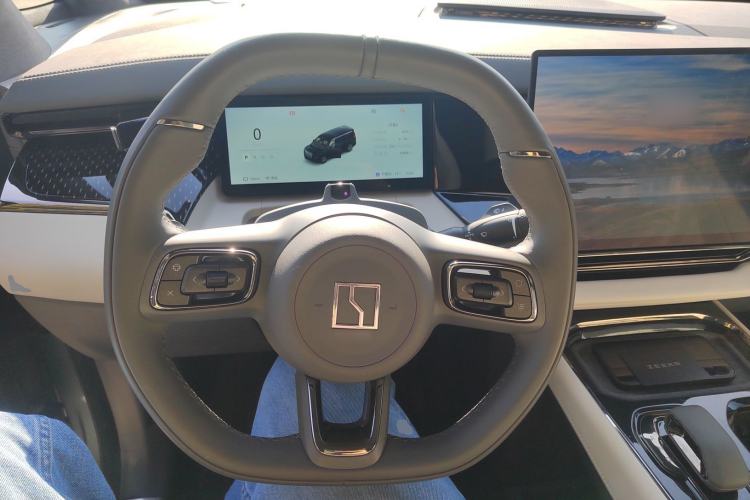 Used Zeekr 009 2024 7-Seater Aisle Version 108 kWh
