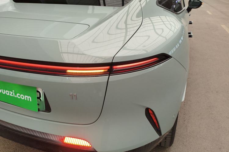 Used  11 2022 Long-Range Dual-Motor Version 5 Seats
