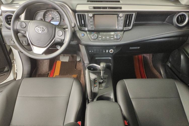 Used Toyota RAV4 2016 2.0L CVT Two-Wheel Drive Fashion Edition China V Standard
