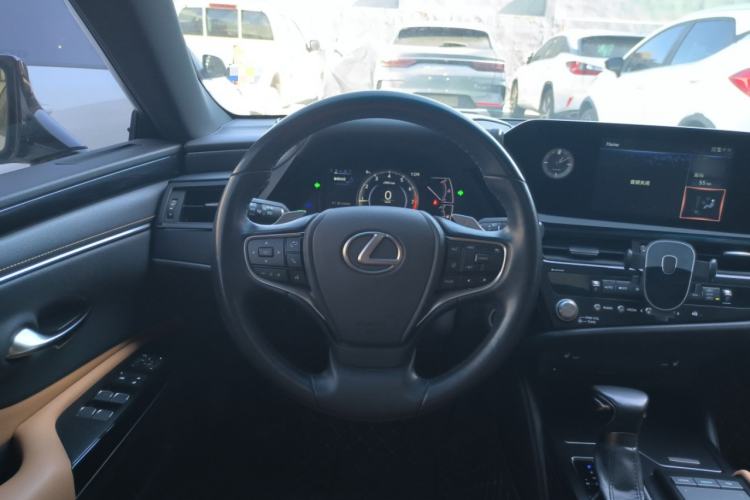 Used Lexus ES 2021 200 Excellence Edition
