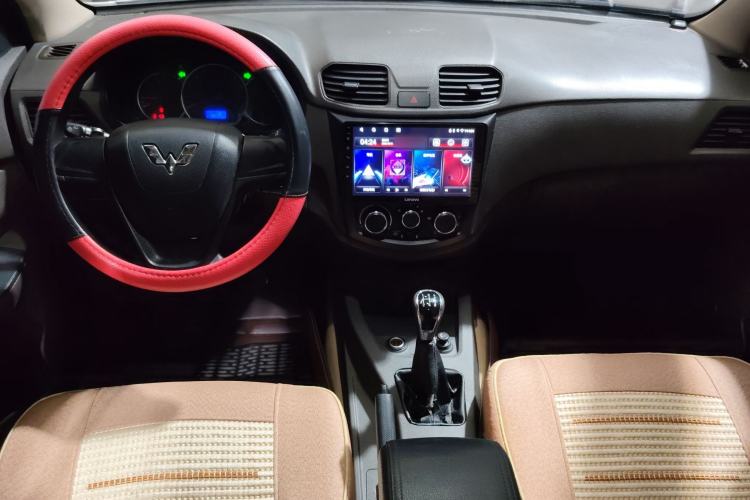 Used Wuling Hongguang 2014 1.5L S Standard Version
