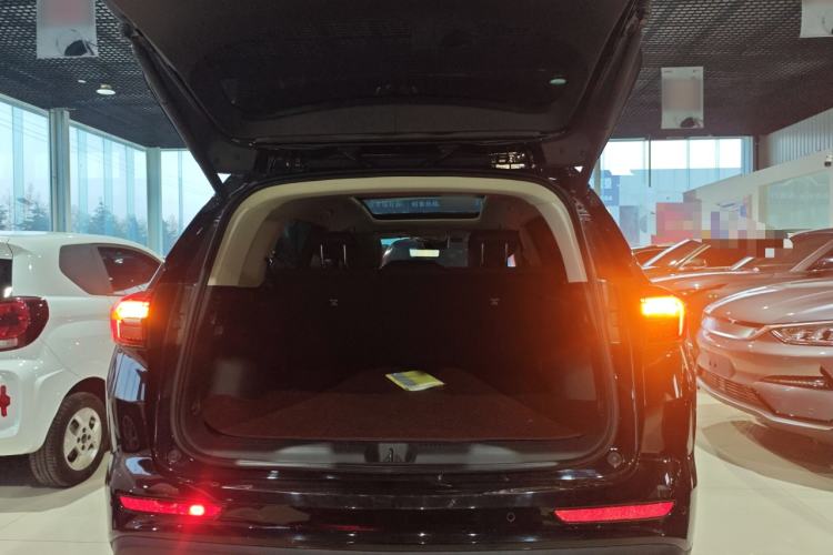 Used Buick Envision 2023 Encore Plus 652T Five-Seat All-Wheel-Drive Luxury Model
