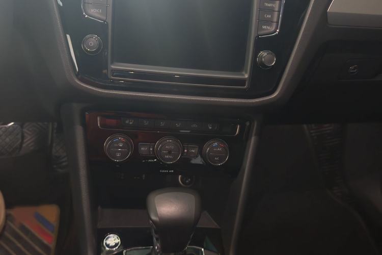 Used Volkswagen Tiguan L 2017 380TSI Automatic All-Wheel Drive Supreme Flagship Edition