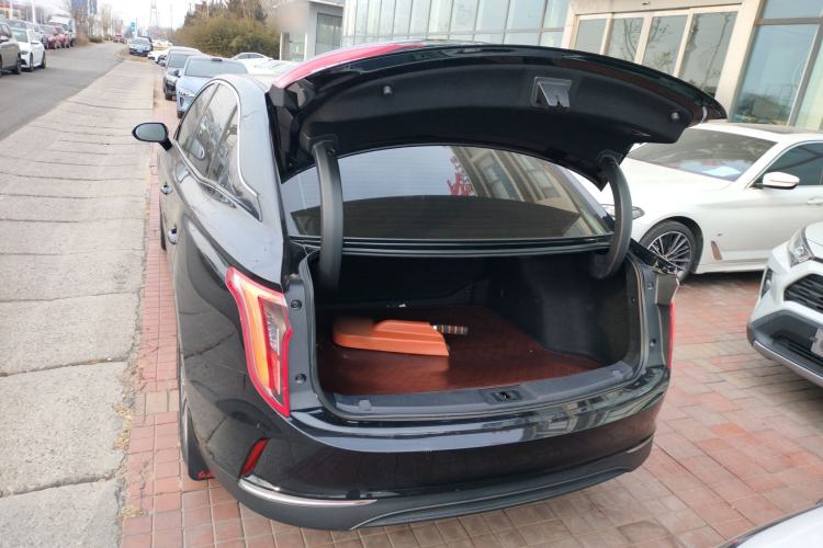 Used Hongqi E-QM5 2022 431 km Charge & Enjoy Edition