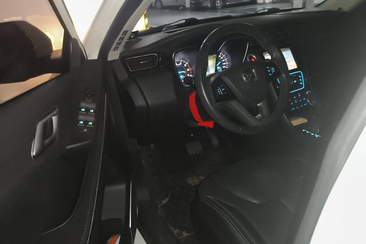 Used JMC Yusheng S330 2016 1.5L GTDi Automatic Two-Wheel Drive Prestige Edition
